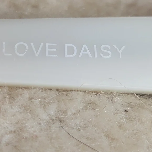 BRIGHTON  “Love Daisy” Readers, Eye Glasses 2.5 Strength. White Frames, Tin Case - Picture 8 of 9